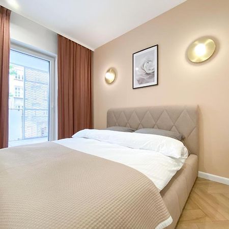 Apartament Family Zwierzyniecka Poznań Buitenkant foto