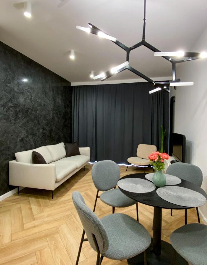 Apartament Family Zwierzyniecka Poznań Buitenkant foto