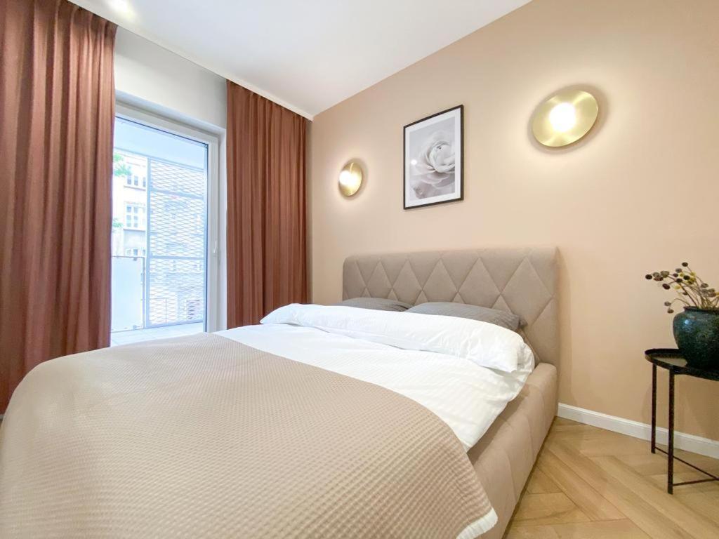Apartament Family Zwierzyniecka Poznań Buitenkant foto